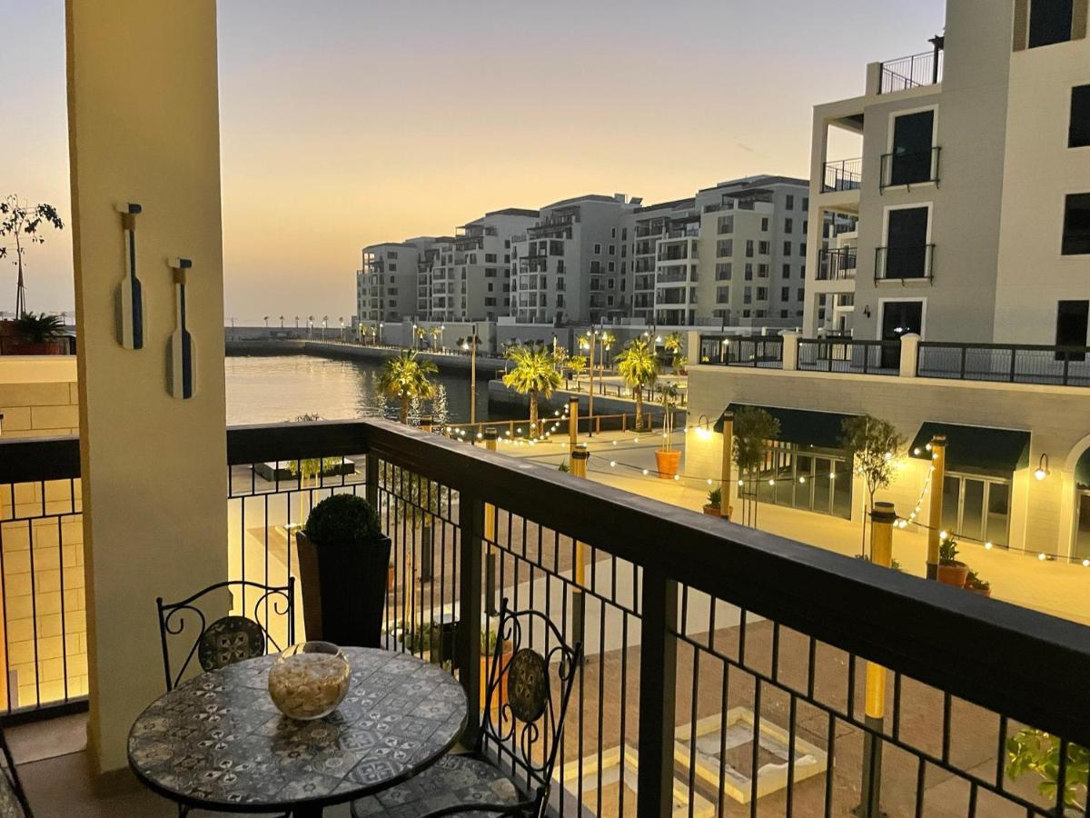 Ultimate Stay - 4 Beds - La Mer - Sunset Marina View Dubaj Kültér fotó